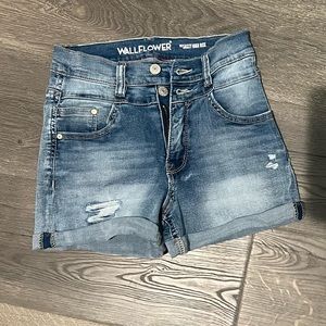 High waist distressed shorts